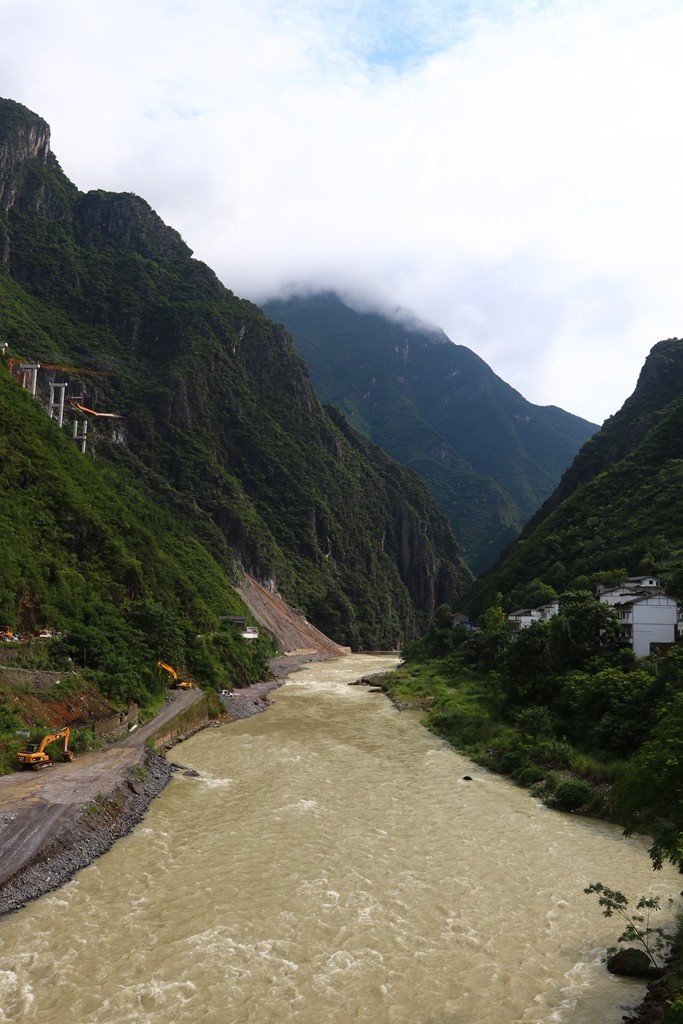 巫溪一路风光——灵崖悬棺