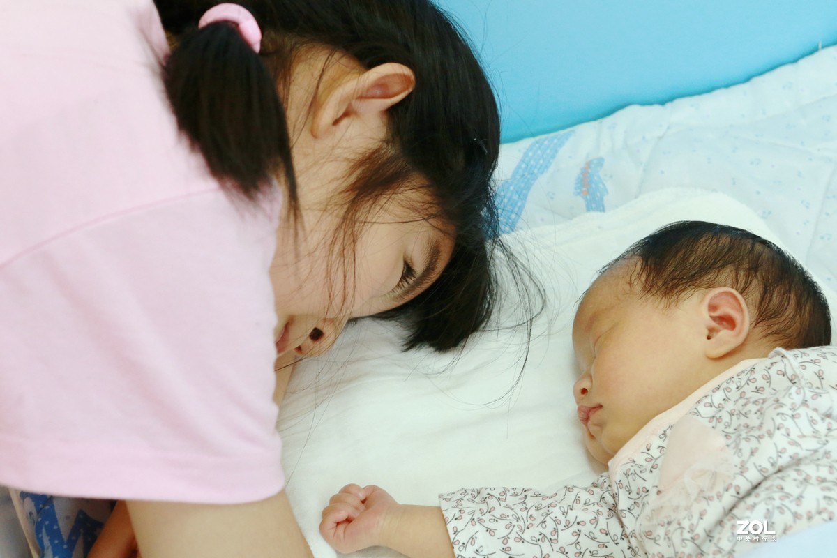 宁宁和她的妹妹--小鹿