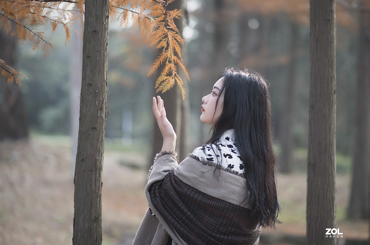 植物园里的妙龄少女