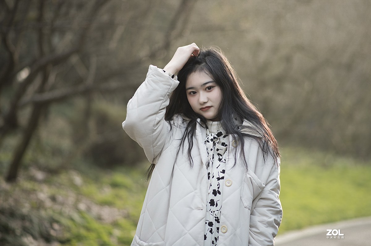 植物园里的妙龄少女