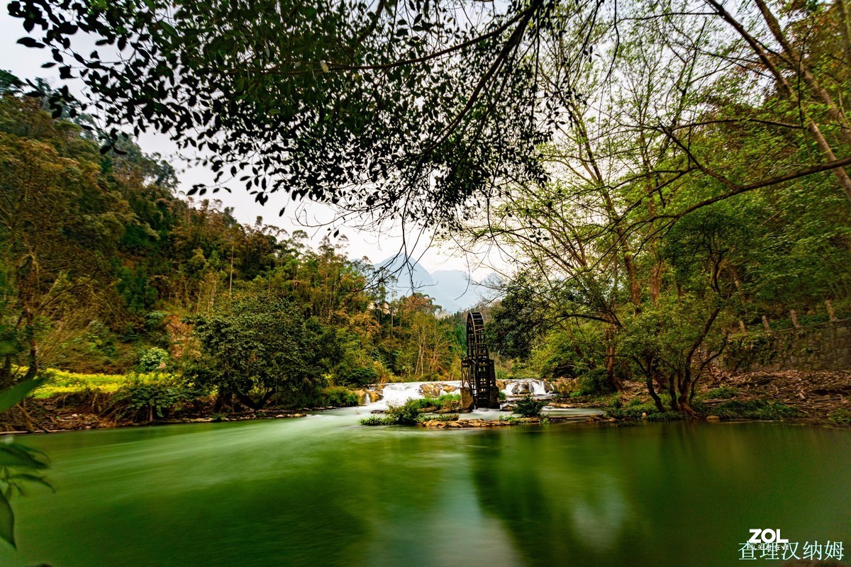 云南罗平流水瀑布1组