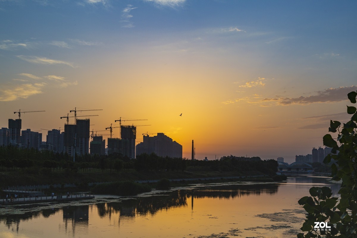 故乡飘过天边的云