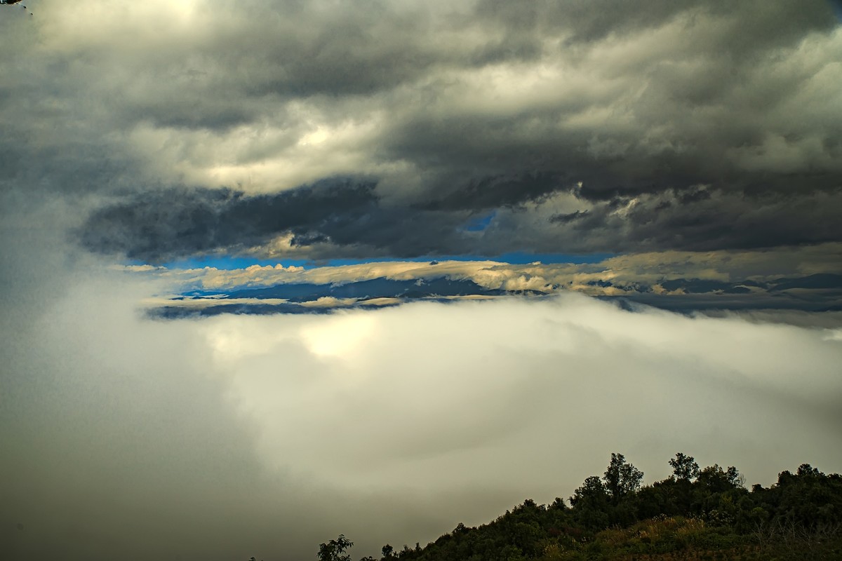 云南元江 · 羊街云海