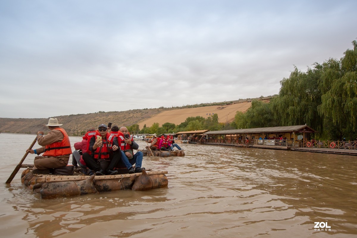 黄河羊皮筏漂流