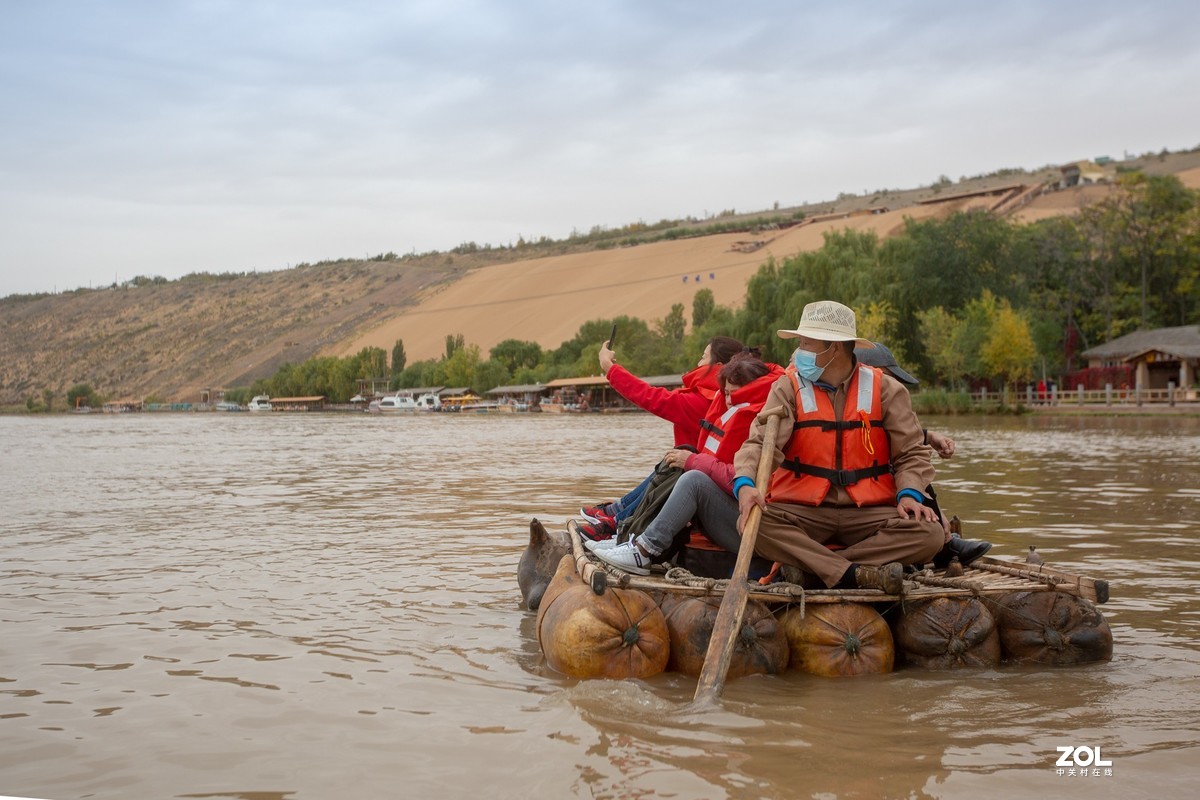 黄河羊皮筏漂流