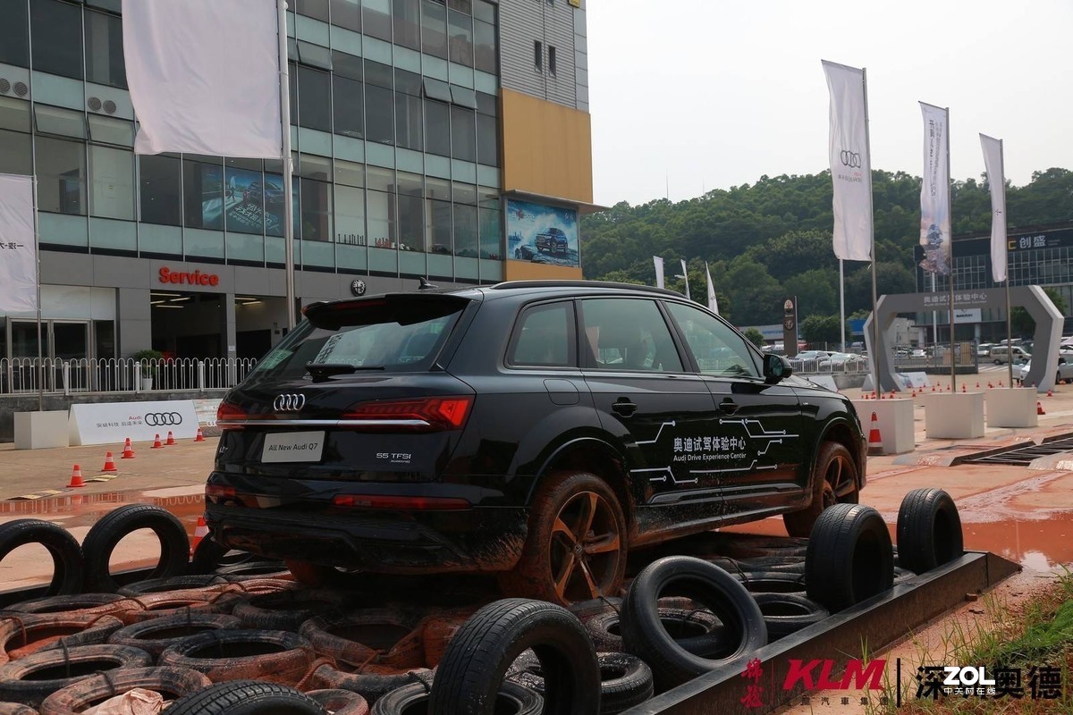 奥迪Q7、Q8越野试驾活动