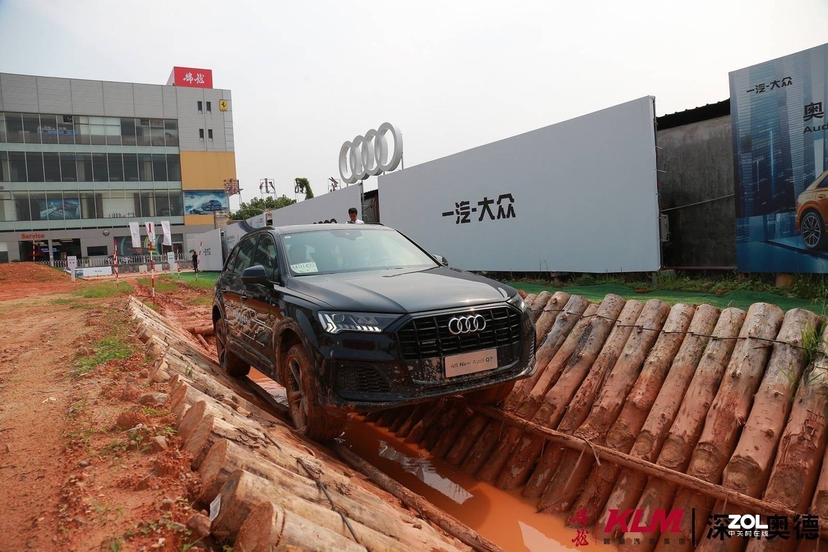 奥迪Q7、Q8越野试驾活动