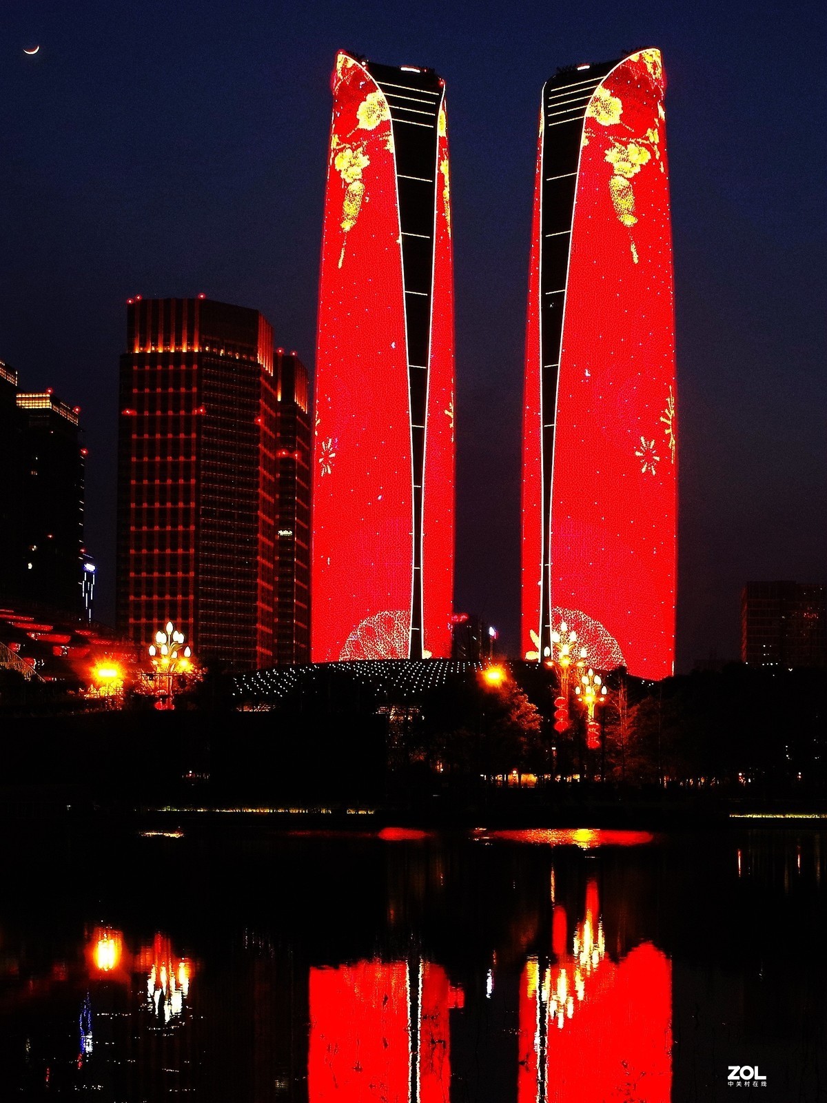 成都金融城双子塔新春灯光秀【1】