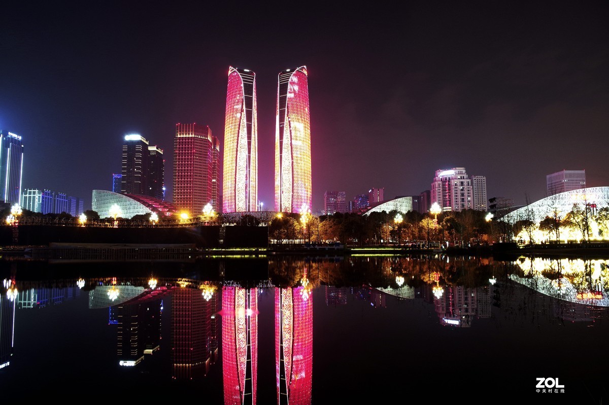 成都金融城双子塔新春灯光秀【1】