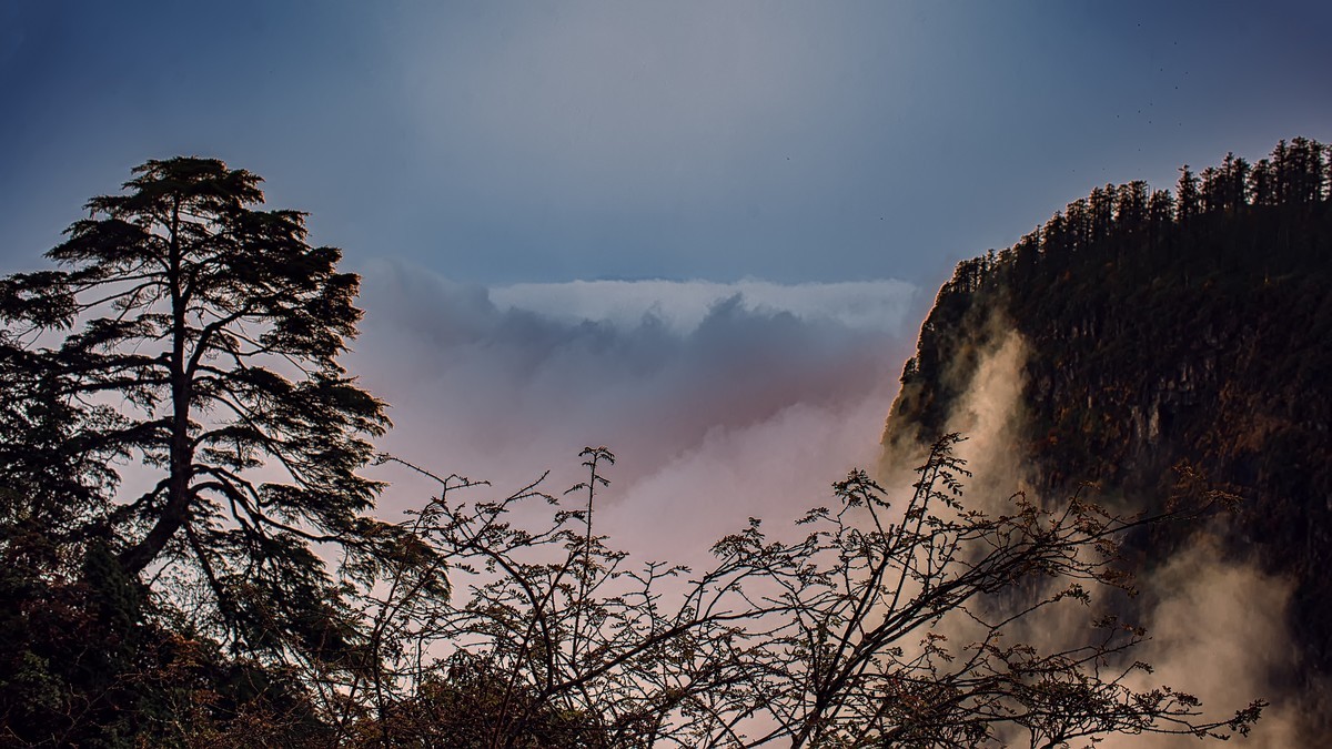 川西洪雅  瓦屋山