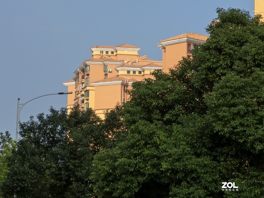 不校正畸变，看着不大顺眼