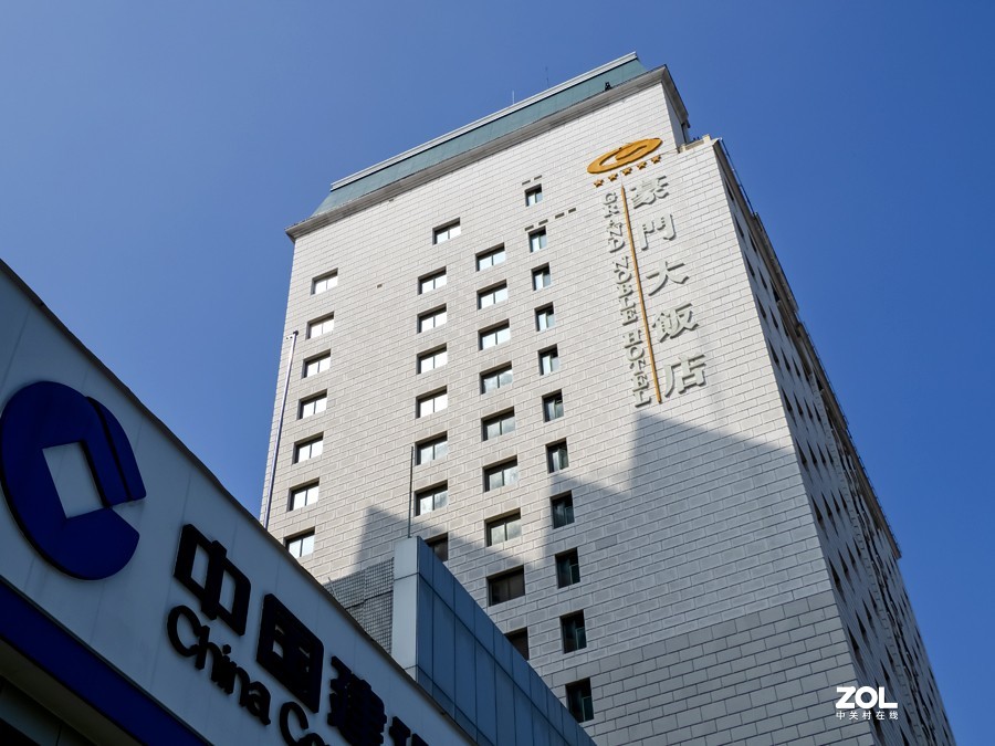 不校正畸变，看着不大顺眼