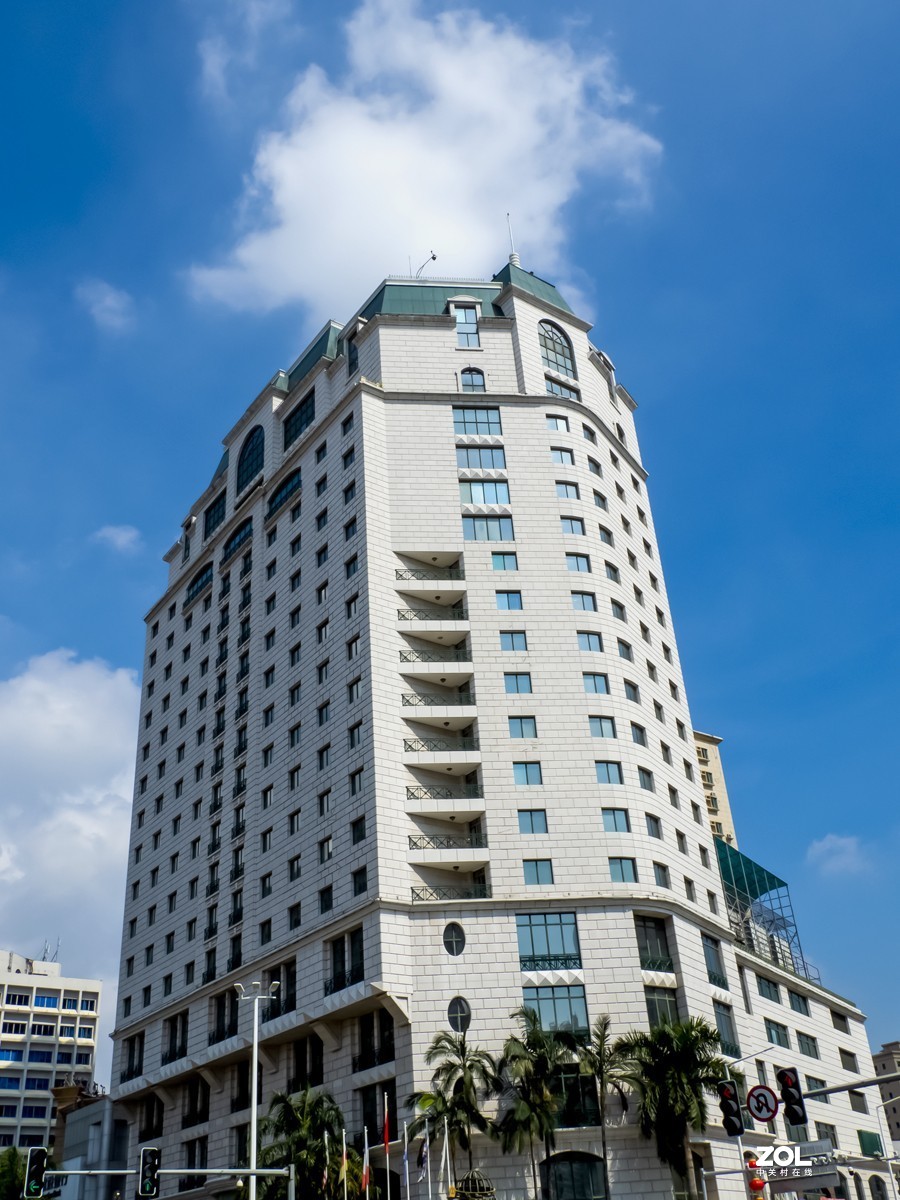 不校正畸变，看着不大顺眼