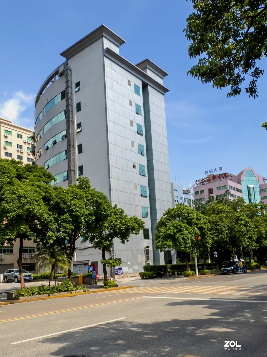 不校正畸变，看着不大顺眼