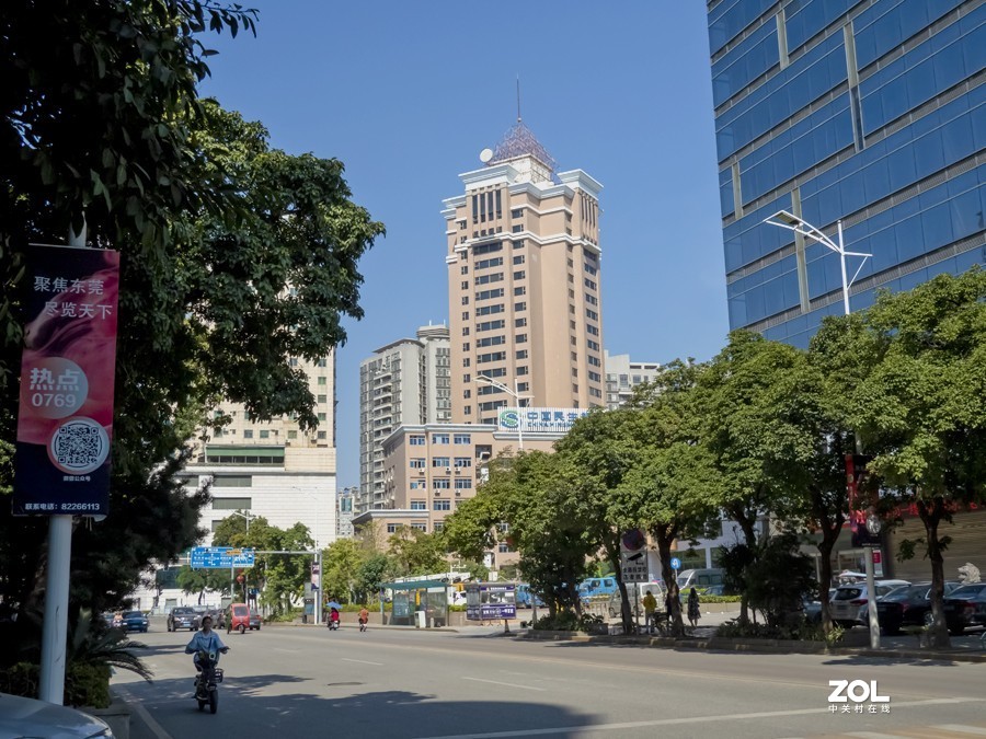 不校正畸变，看着不大顺眼