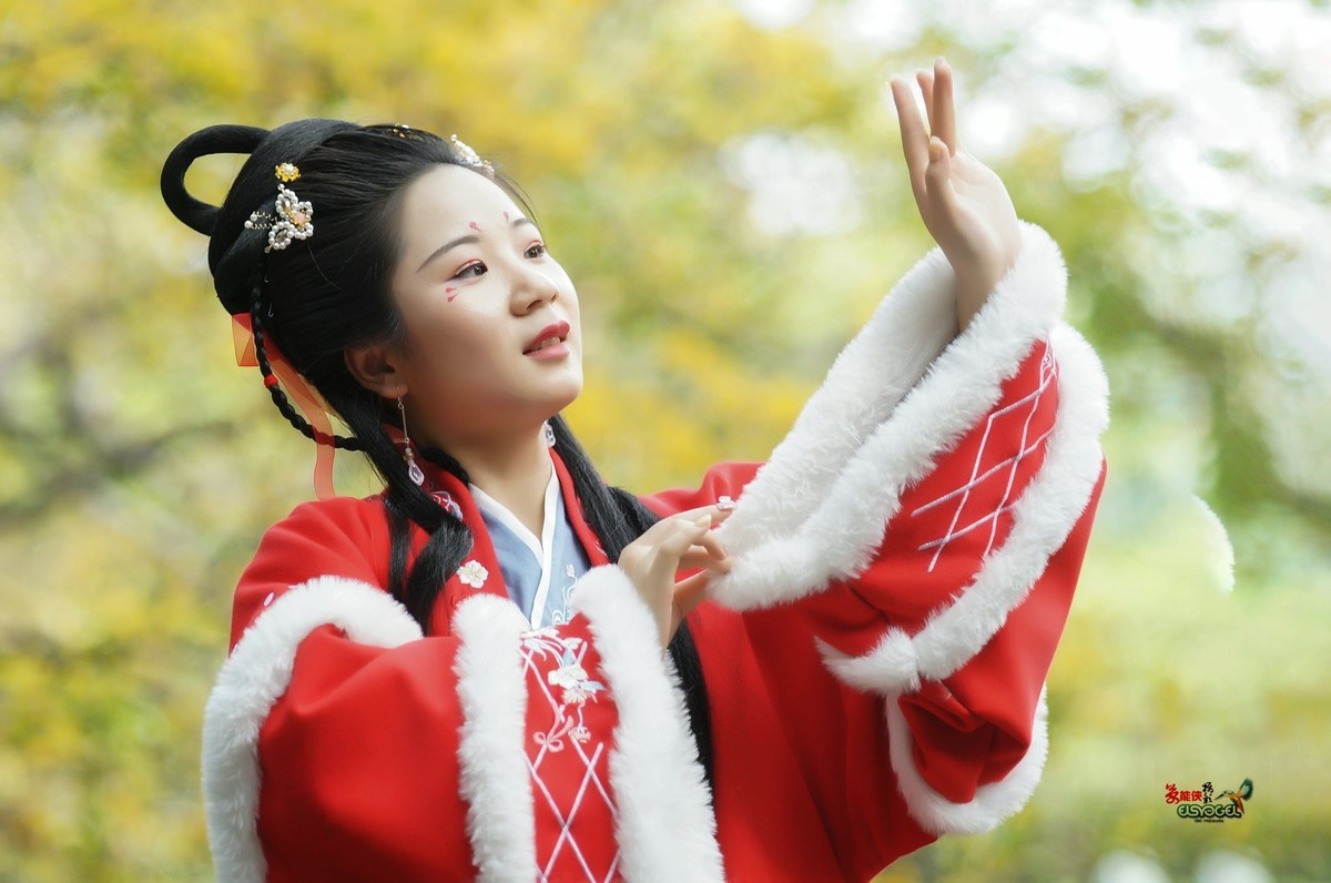 【冬日兰圃汉服少女】---左婷 (续2)