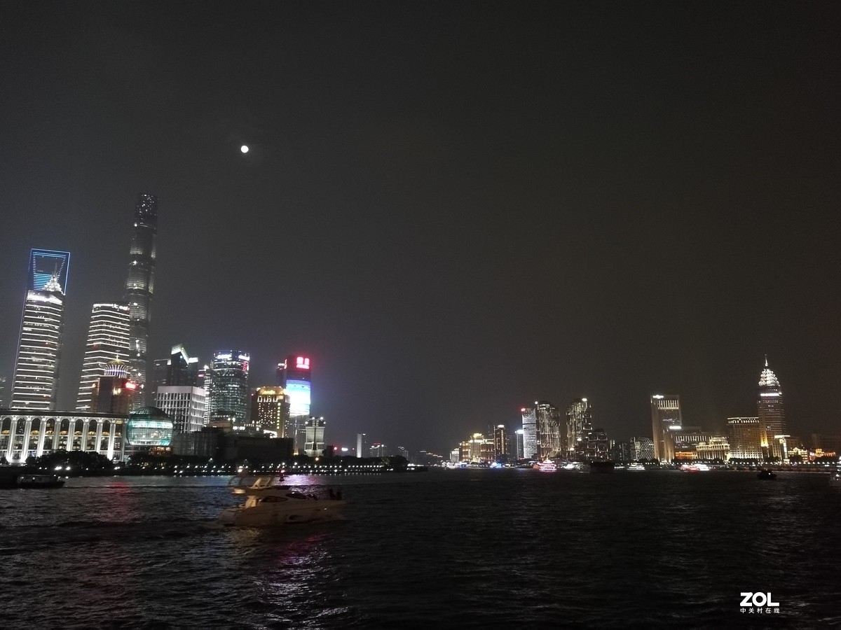 外滩夜色——荣耀8作品