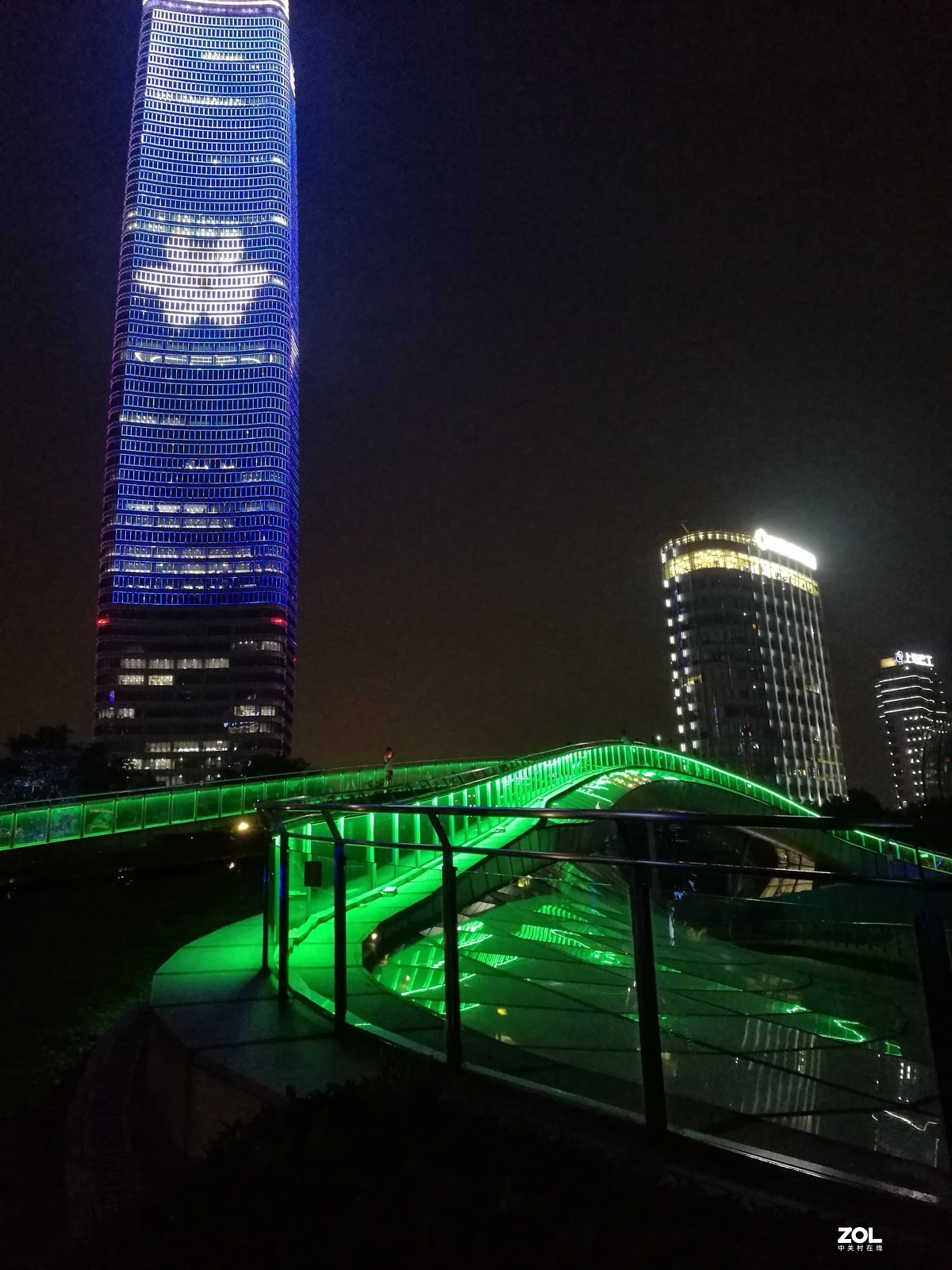 外滩夜色——荣耀8作品