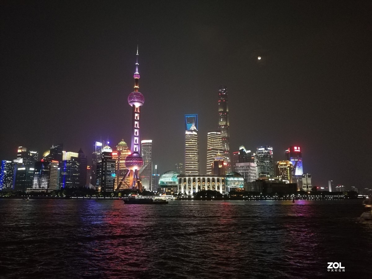 外滩夜色——荣耀8作品
