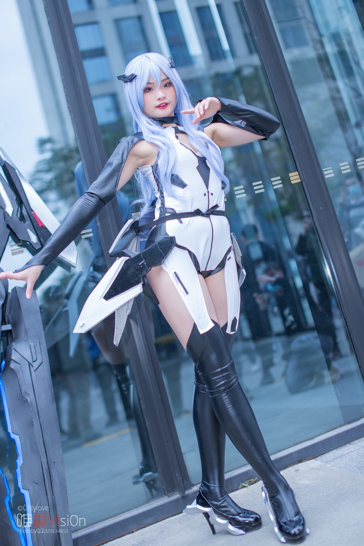 蕾西亚cosbeatless黑色秘棺