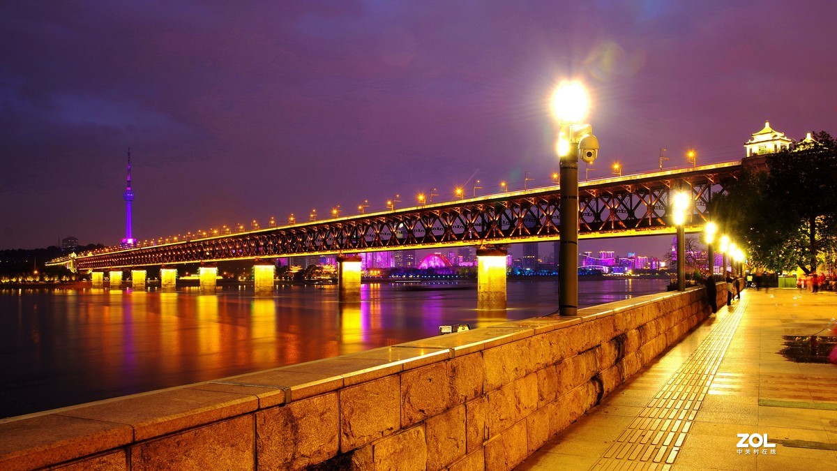 烟花三月下江南武汉长江大桥夜景1