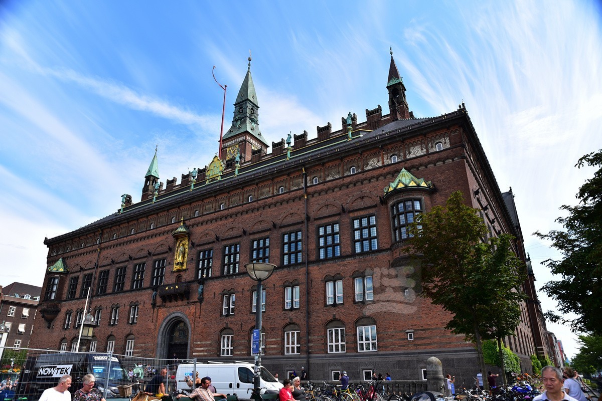 【人在旅途】丹麦哥本哈根市政厅附近——老片回味