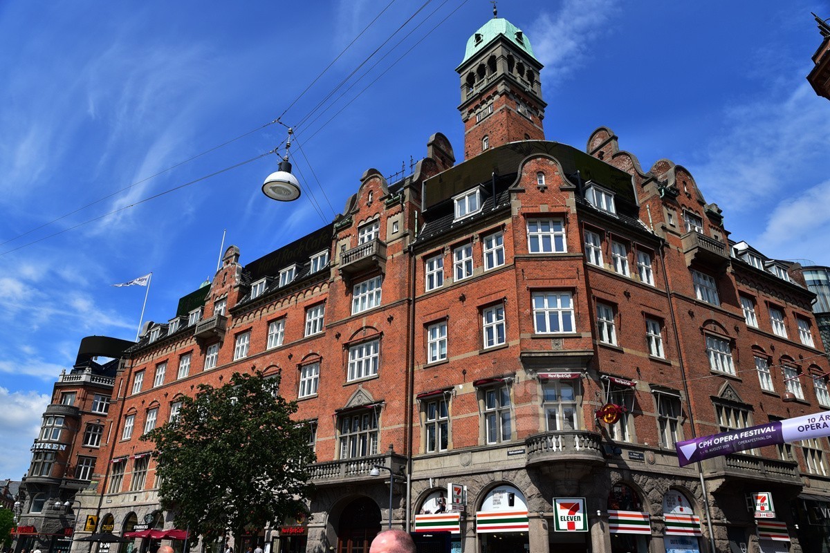 【人在旅途】丹麦哥本哈根市政厅附近——老片回味