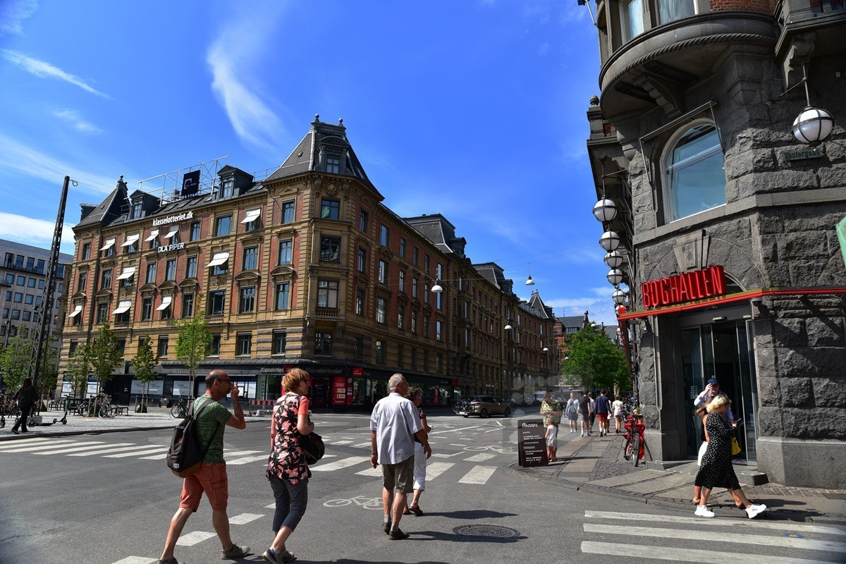 【人在旅途】丹麦哥本哈根市政厅附近——老片回味