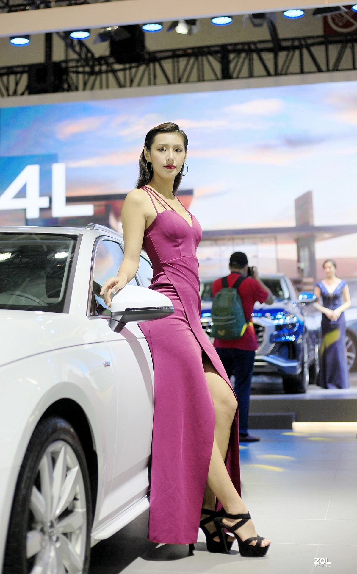 国庆福州车展之红衣车模