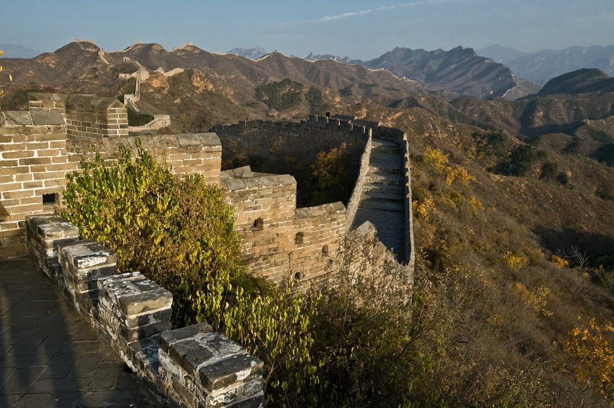 【 午 后 斜 阳 映 长 城 】