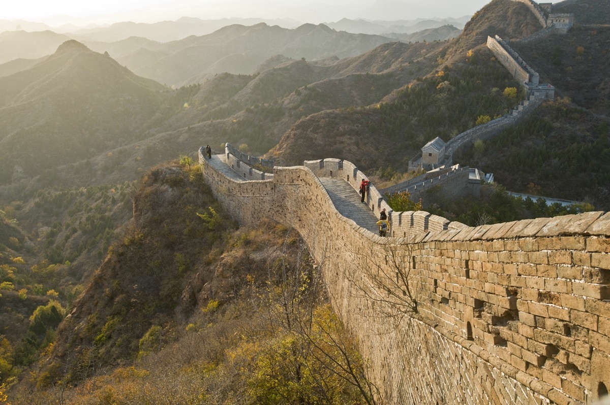 【 午 后 斜 阳 映 长 城 】