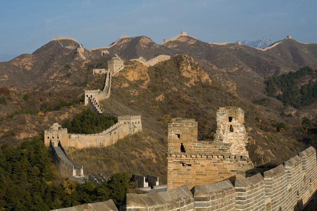 【 午 后 斜 阳 映 长 城 】