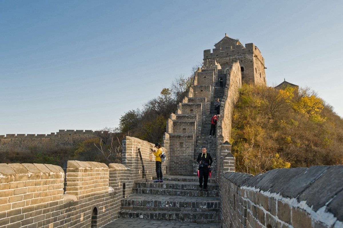 【 午 后 斜 阳 映 长 城 】