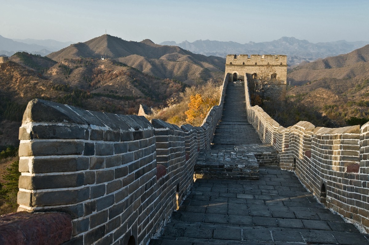 【 午 后 斜 阳 映 长 城 】