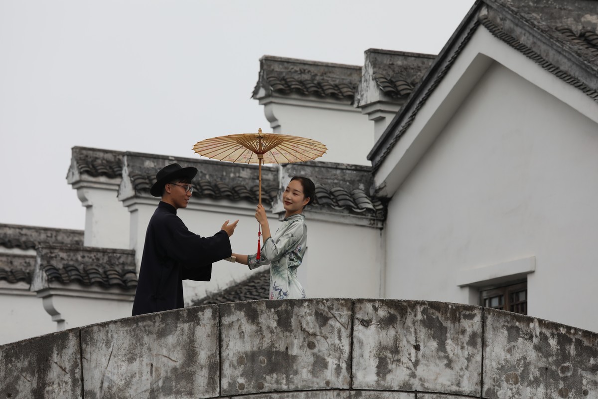 柔情似水，拱桥遗梦（央视NANHAI影视城雨巷纪实随拍）