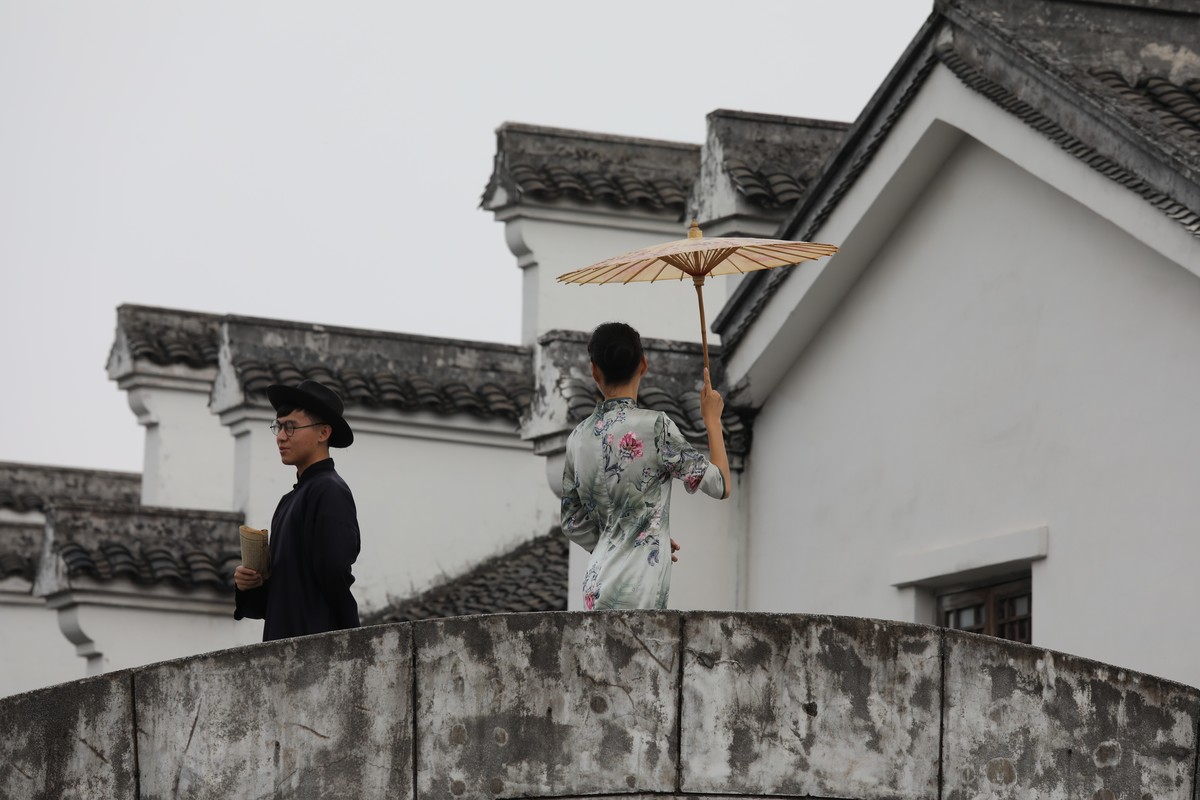 柔情似水，拱桥遗梦（央视NANHAI影视城雨巷纪实随拍）