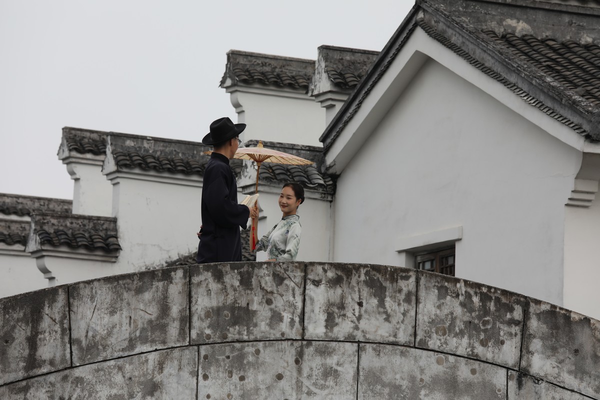 柔情似水，拱桥遗梦（央视NANHAI影视城雨巷纪实随拍）