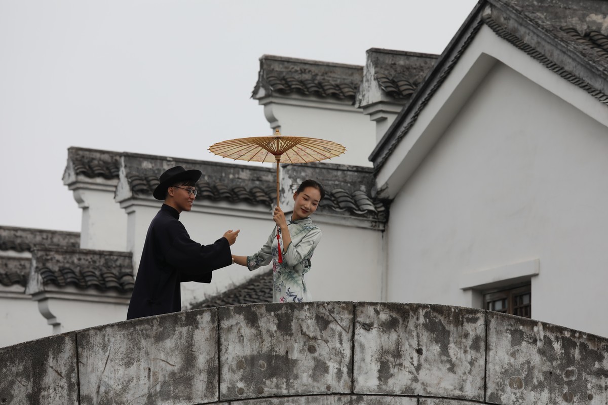 柔情似水，拱桥遗梦（央视NANHAI影视城雨巷纪实随拍）