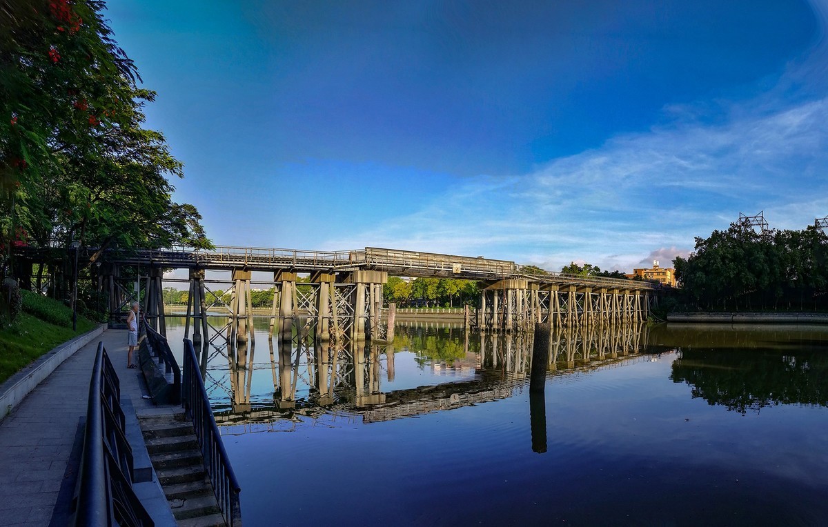 花 地 河 晨 运 隨 拍