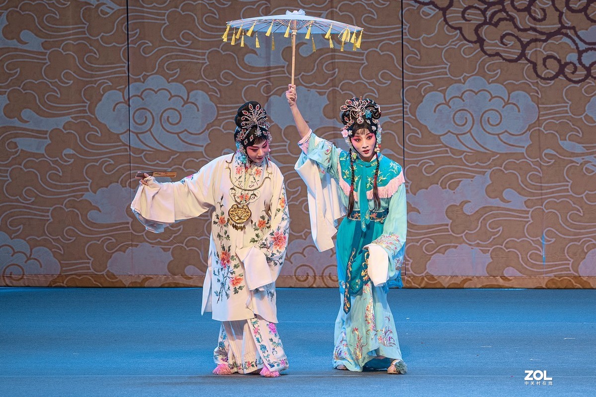 京剧《春草闯堂》