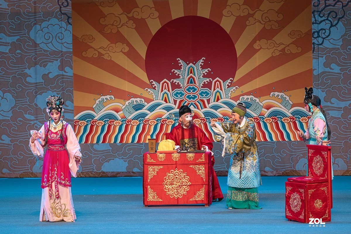 京剧《春草闯堂》