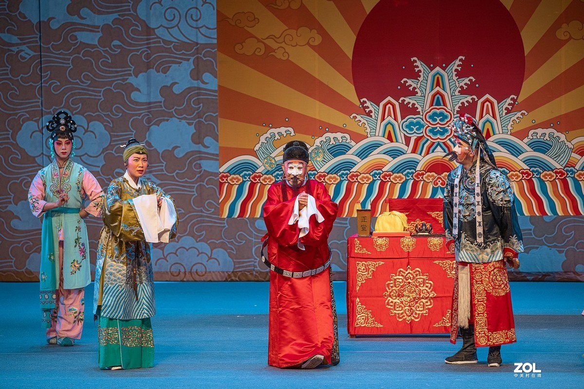 京剧《春草闯堂》