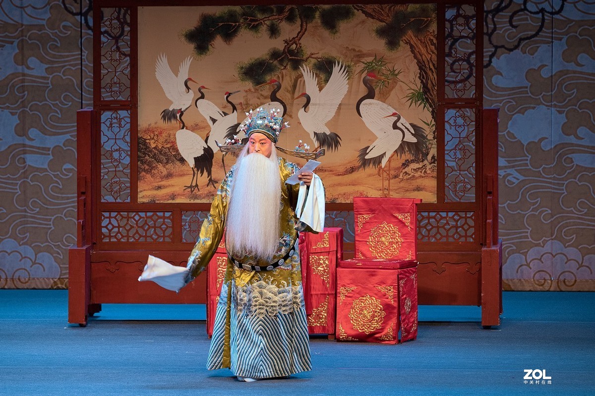 京剧《春草闯堂》