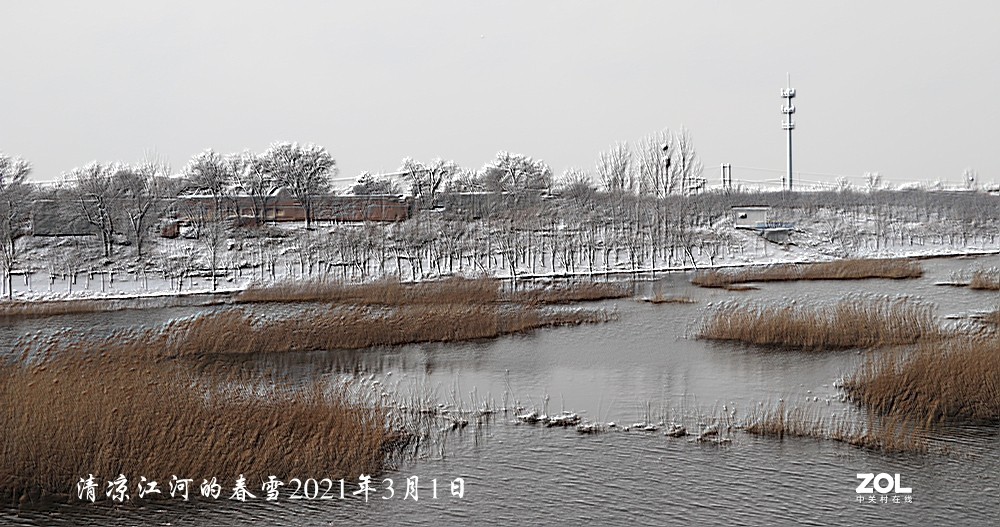清凉江河雪景