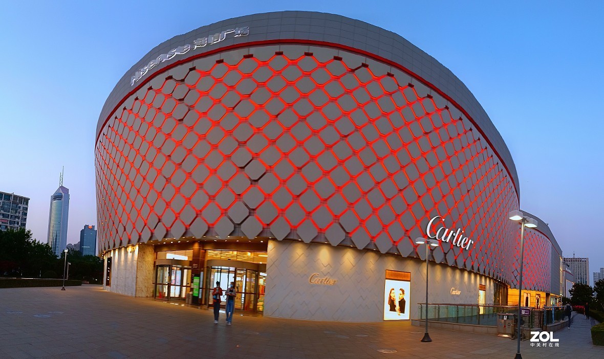 手机《夜景》片，真不能小视现在手机的实力，硬件提高和高科技的内部优化让人惊奇