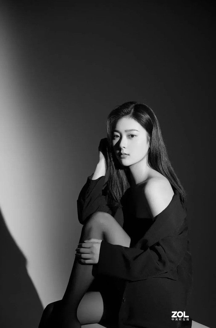 黑白分明（靓妹）