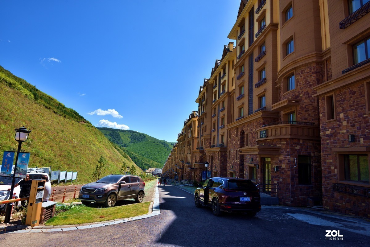 夏日的云顶滑雪场风光