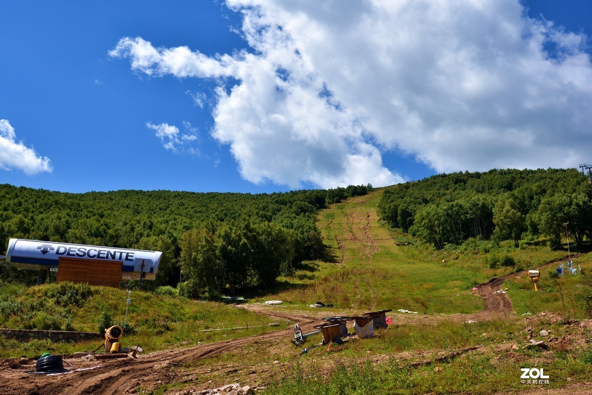 夏日的云顶滑雪场风光
