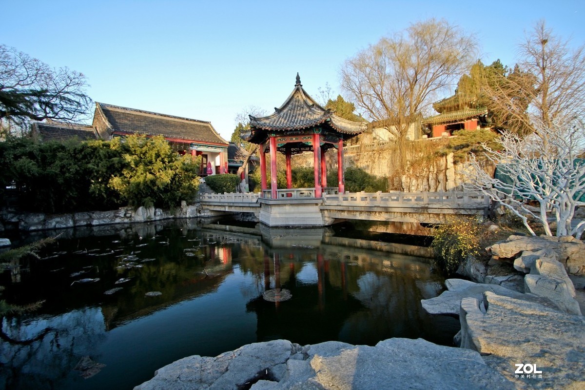 明湖——早春景色