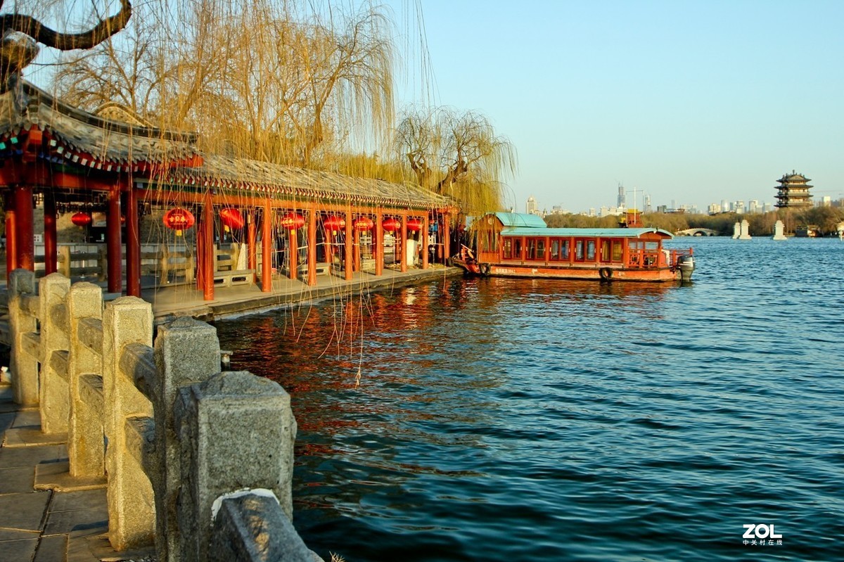 明湖——早春景色